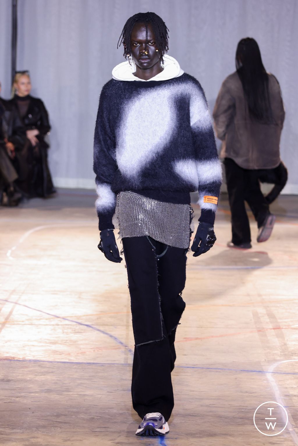 Fashion Week New York Fall/Winter 2023 look 30 from the Heron Preston collection 女装