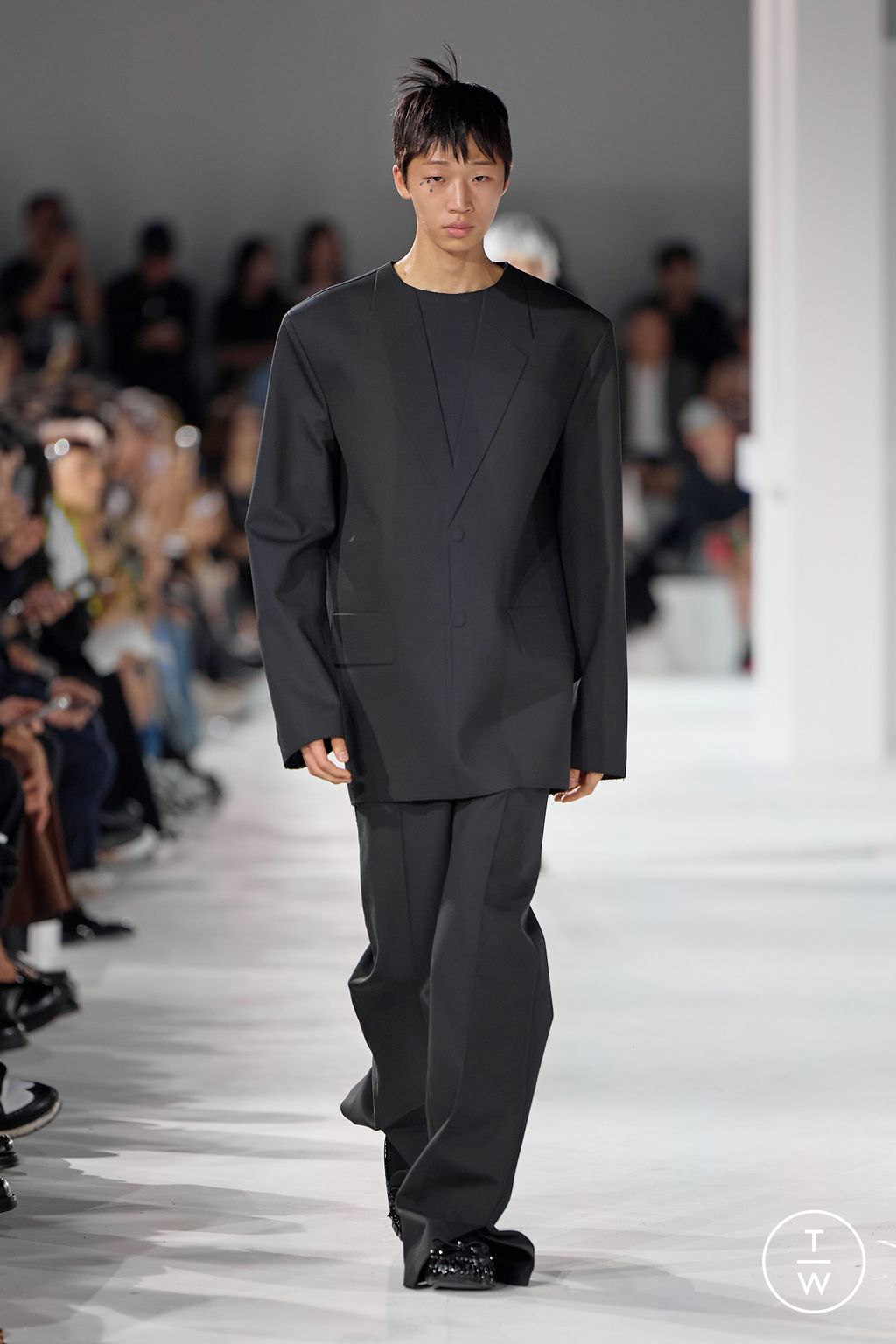 Fashion Week New York Spring/Summer 2024 look 27 from the WE11DONE collection 女装