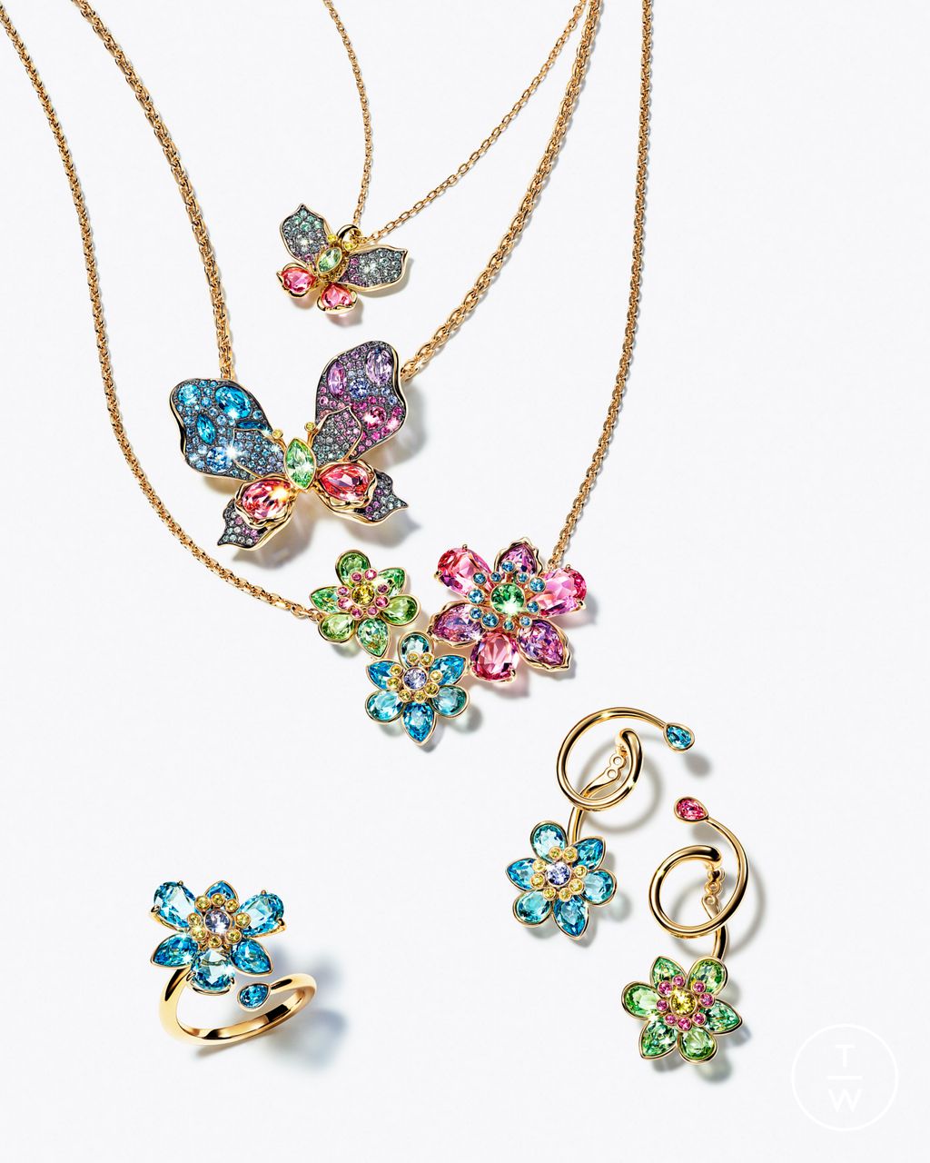 Fashion Week Paris Spring/Summer 2025 look 5 from the Swarovski collection womenswear accessories