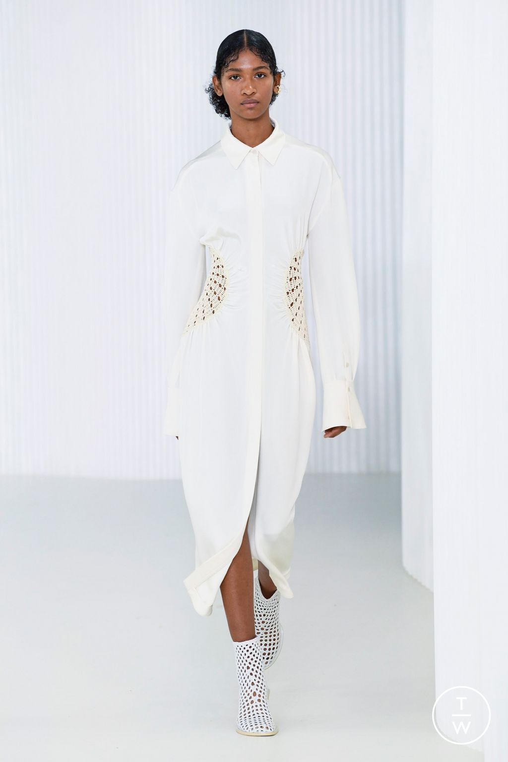 Fashion Week New York Spring/Summer 2023 look 29 from the Simkhai collection 女装