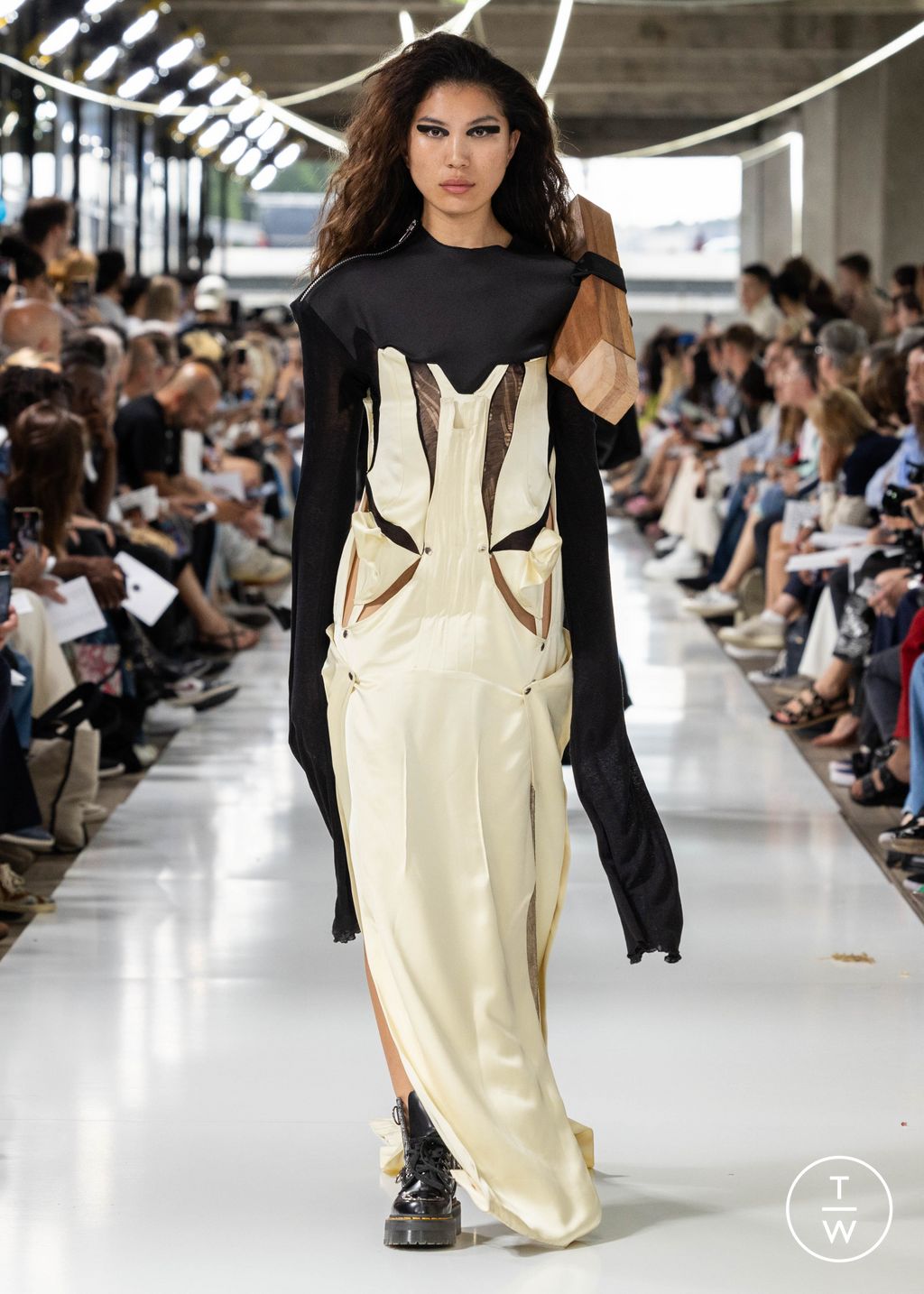 Fashion Week Paris Spring/Summer 2024 look 200 de la collection IFM PARIS menswear