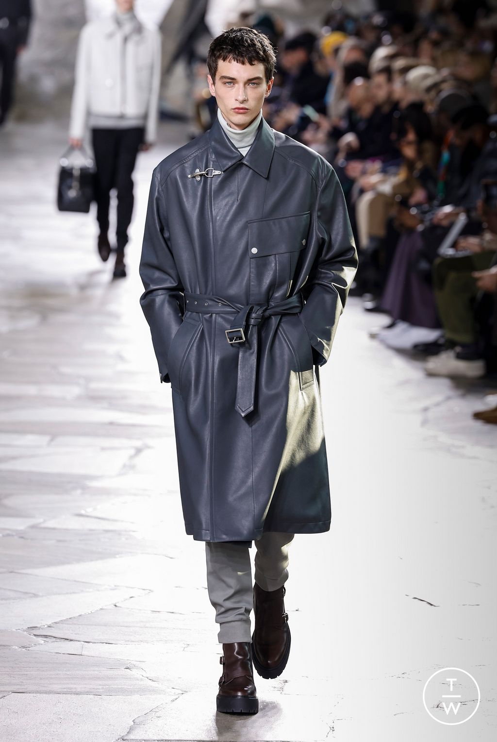 Fashion Week Paris Fall/Winter 2023 look 1 from the Hermès collection menswear