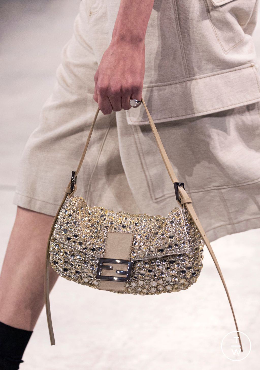 Fashion Week Milan Fall/Winter 2026 look 26 from the Fendi collection 女装配饰