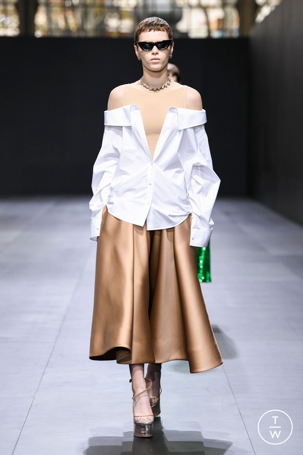 Fashion Week Paris Spring/Summer 2023 look 51 from the Valentino collection womenswear