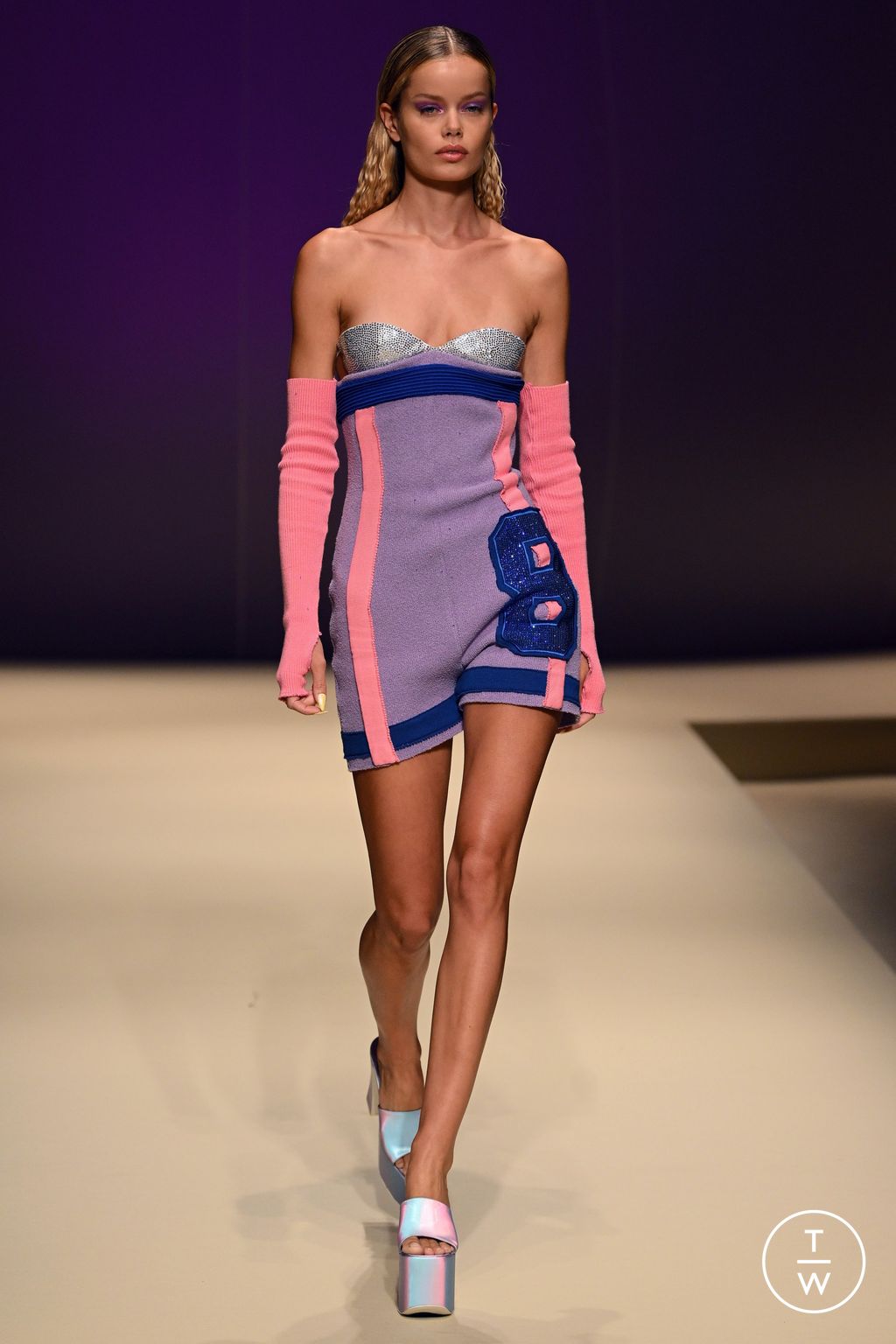 Fashion Week Milan Spring/Summer 2023 look 19 from the GCDS collection 女装