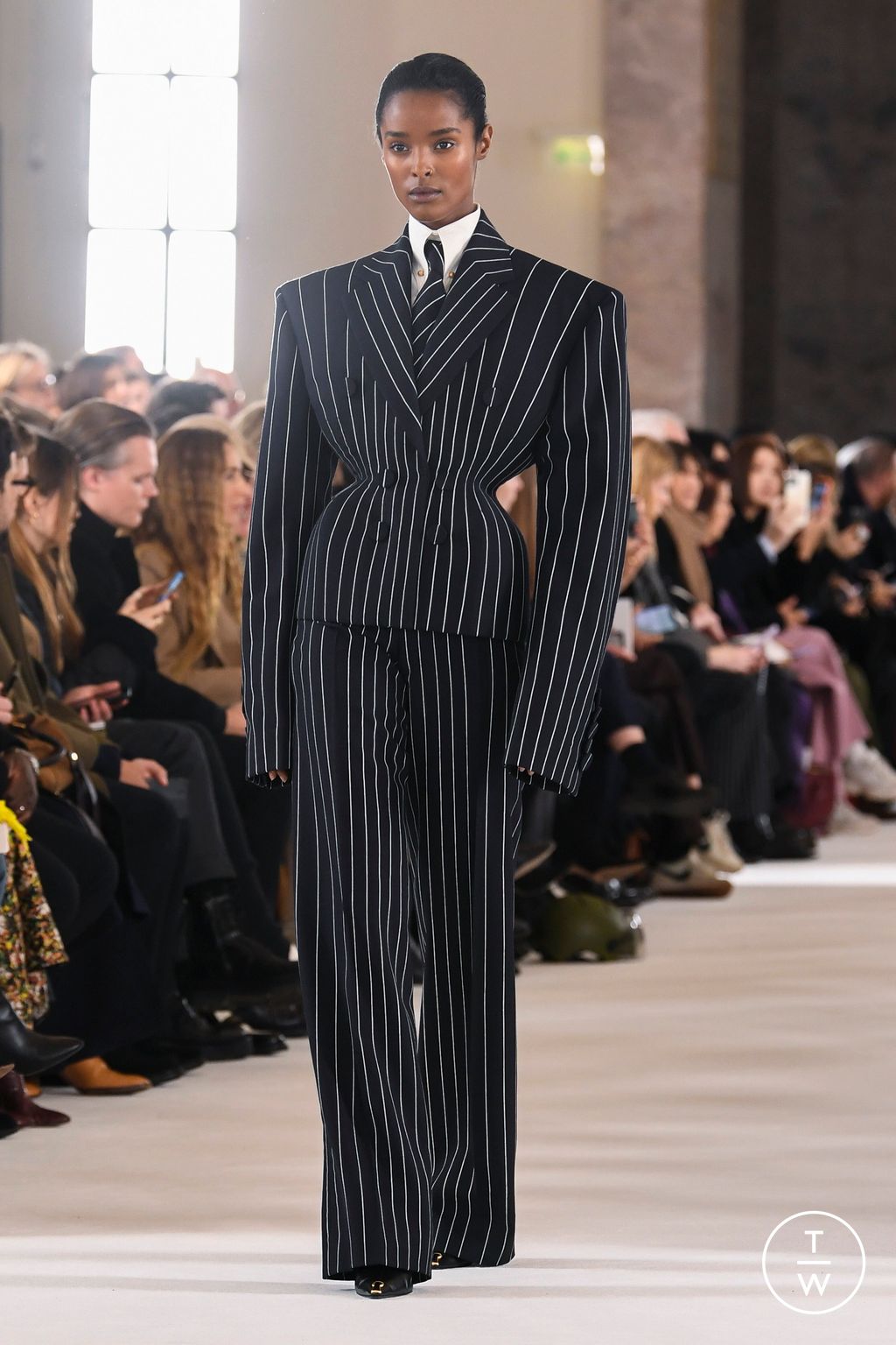 Fashion Week Paris Spring/Summer 2023 look 19 from the Schiaparelli collection couture