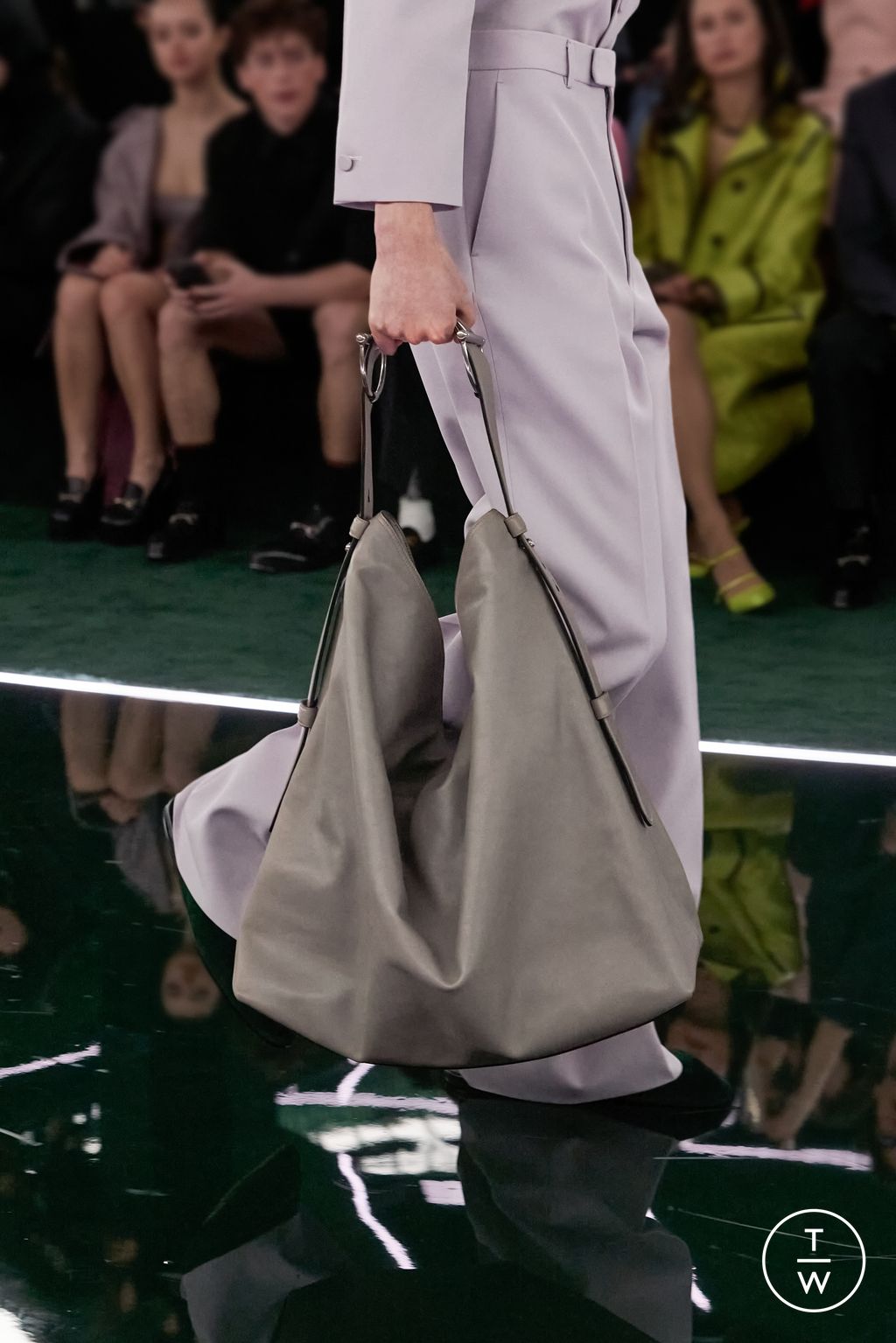 Fashion Week Milan Fall/Winter 2025 look 28 from the Gucci collection womenswear accessories