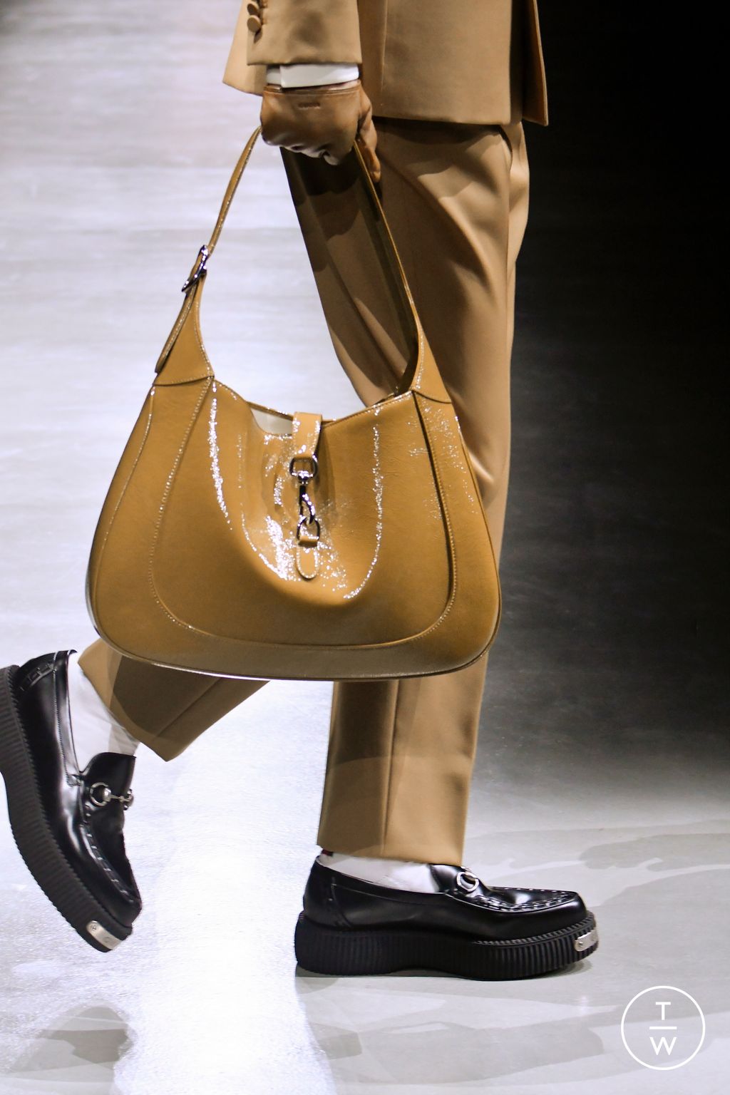 Fashion Week Milan Fall/Winter 2024 look 35 from the Gucci collection menswear accessories