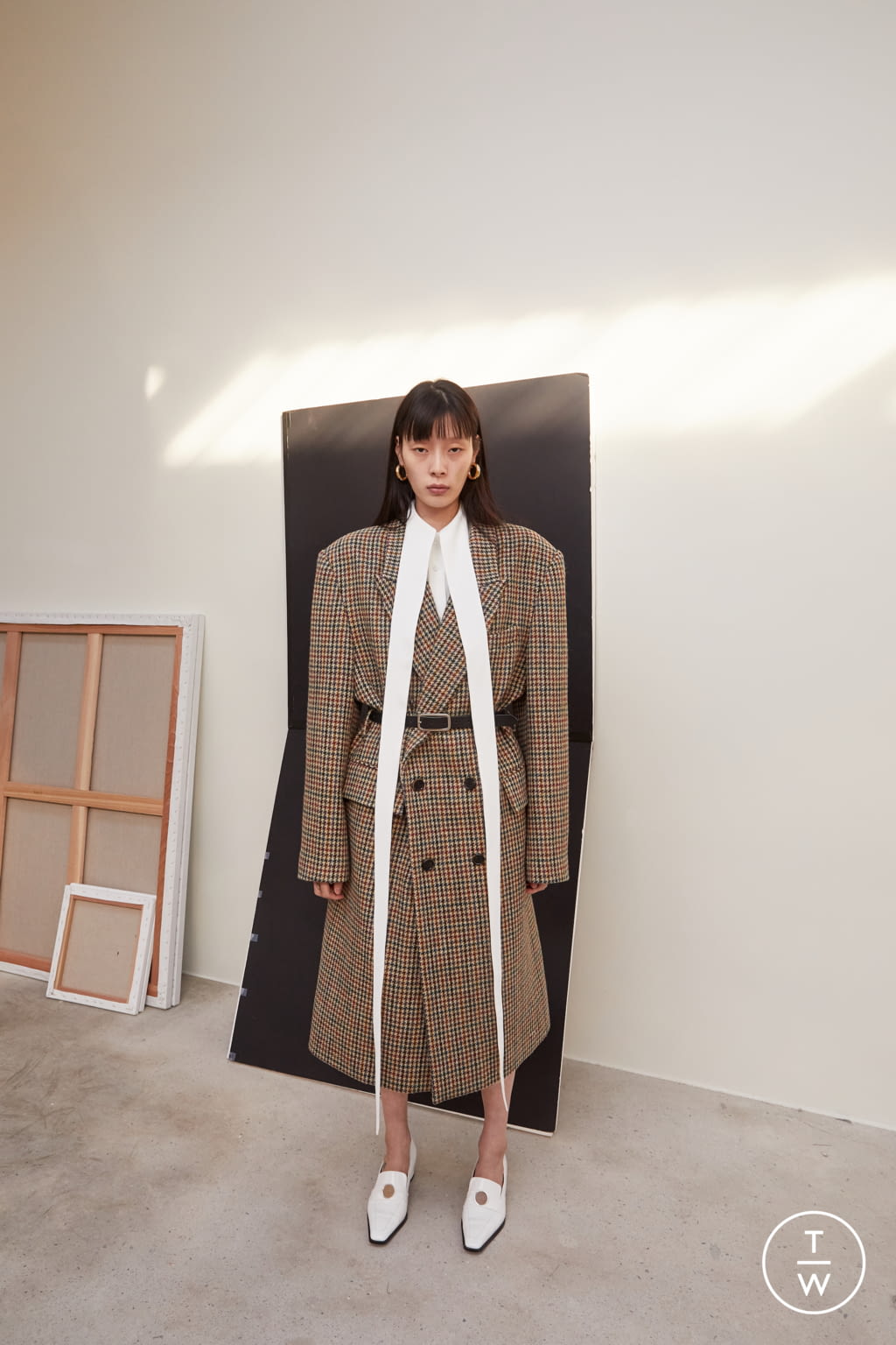Fashion Week Paris Fall/Winter 2021 look 35 from the Kimhekim collection 女装