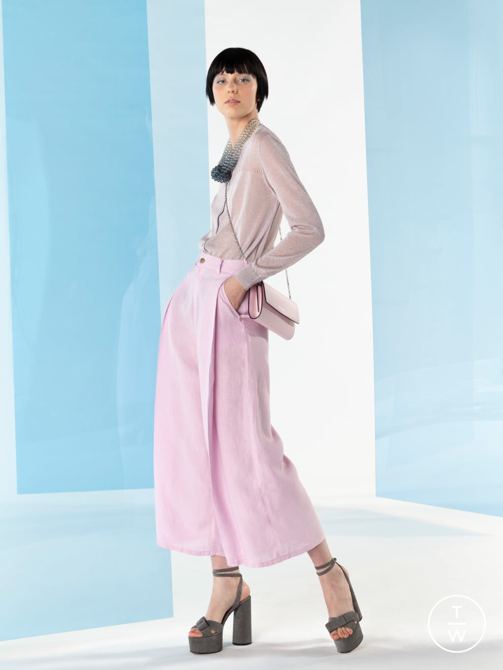 Fashion Week Milan Resort 2020 look 19 from the Emporio Armani collection 女装