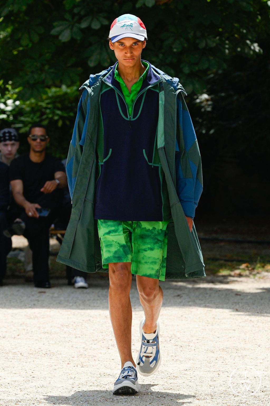 Fashion Week Paris Spring/Summer 2026 look 21 from the White Mountaineering collection 男装