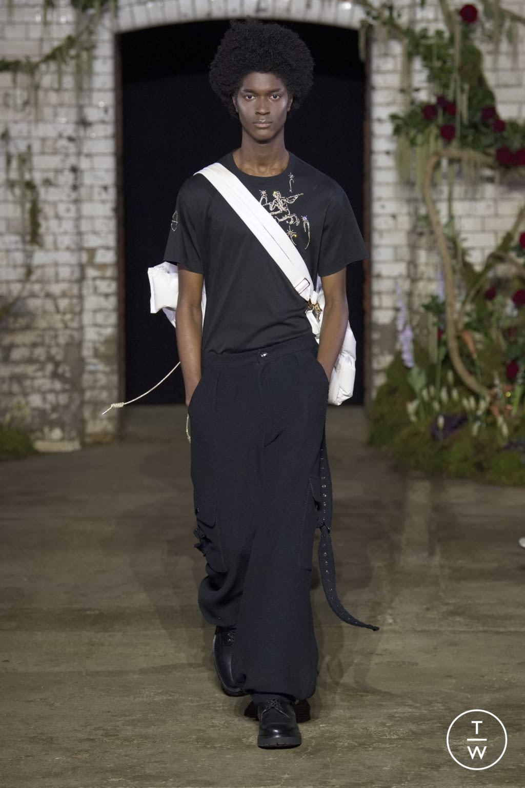 Fashion Week London Fall/Winter 2022 look 21 from the MITHRIDATE collection womenswear