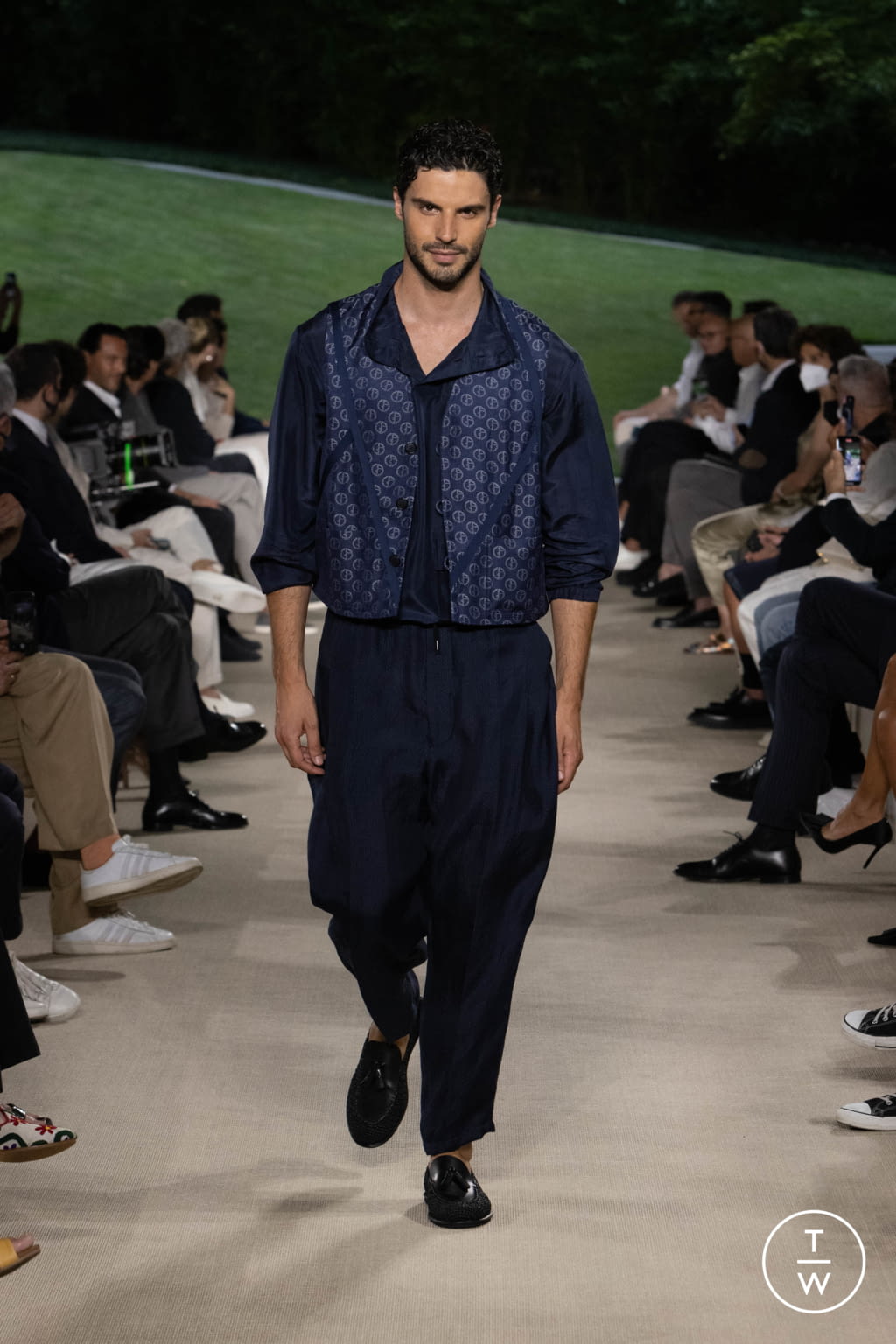 Fashion Week Milan Spring/Summer 2022 look 22 from the Giorgio Armani collection menswear