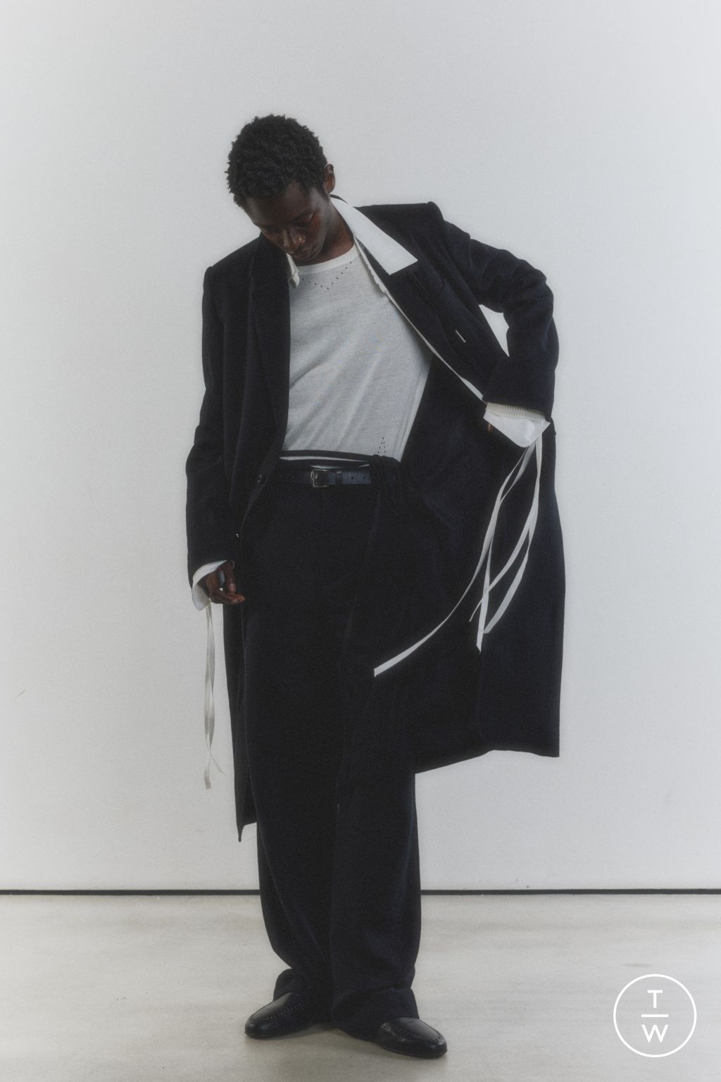 Fashion Week Paris Resort 2026 look 21 from the Ann Demeulemeester collection 女装