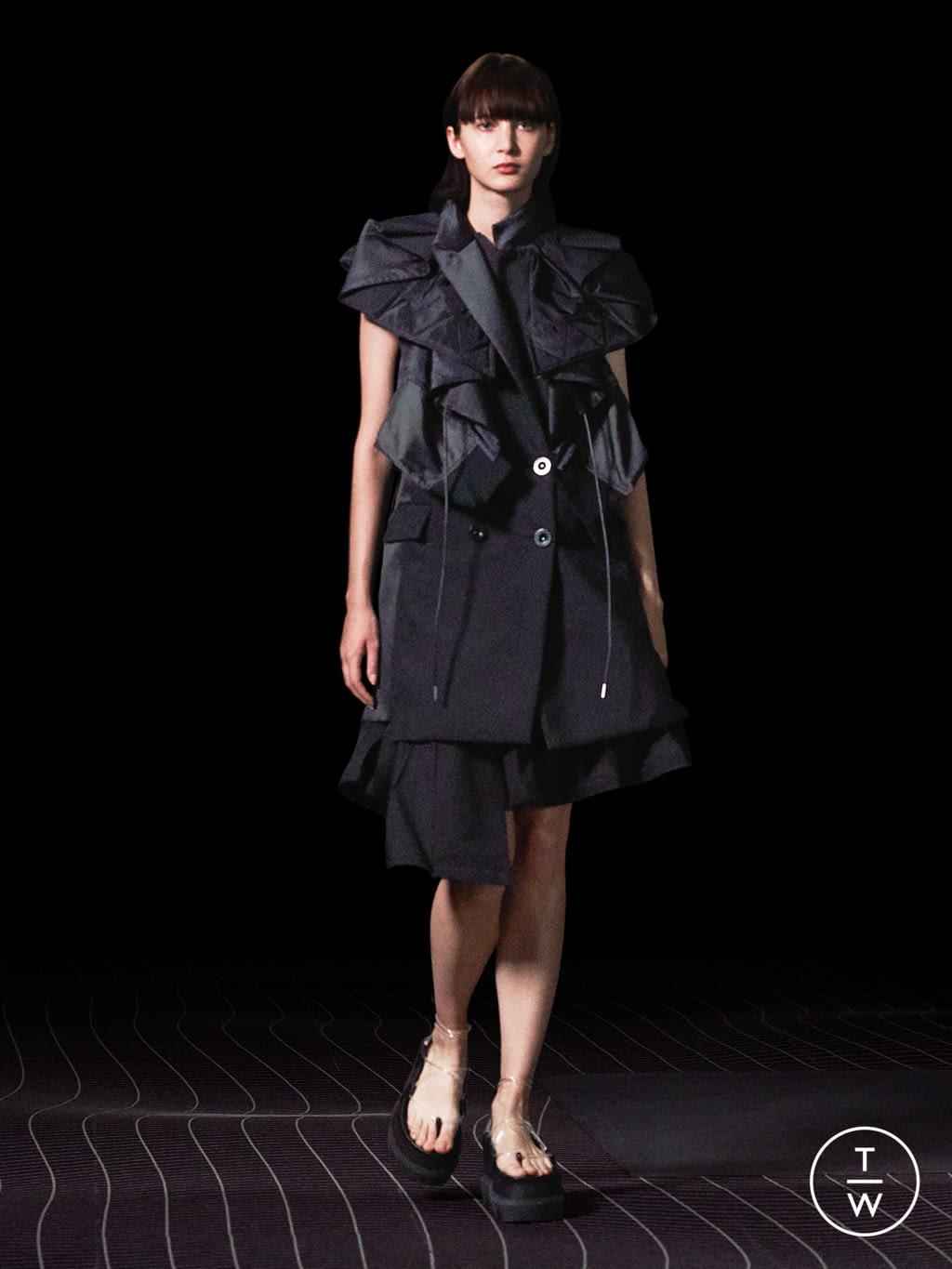 Fashion Week Paris Spring/Summer 2022 look 21 de la collection Sacai womenswear