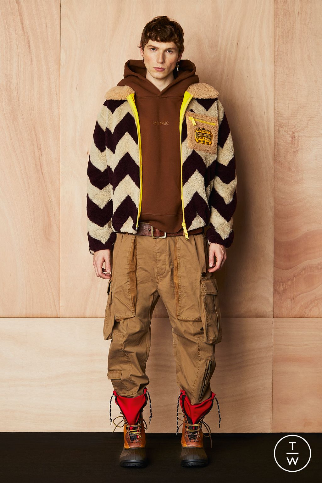 Fashion Week Milan Pre-Fall 2024 look 21 from the Dsquared2 collection menswear