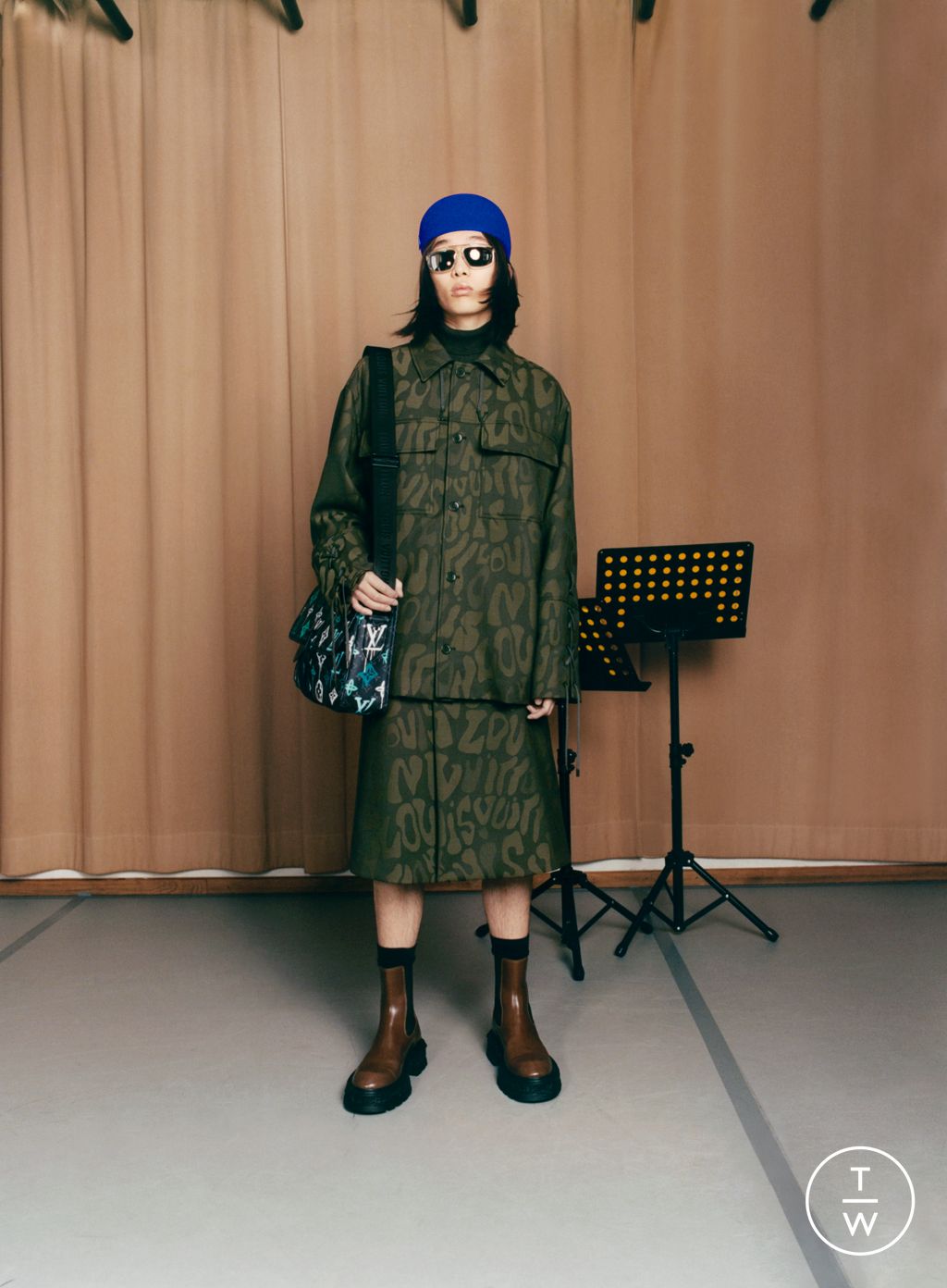 Fashion Week Paris Resort 2023 look 22 from the Louis Vuitton collection 男装