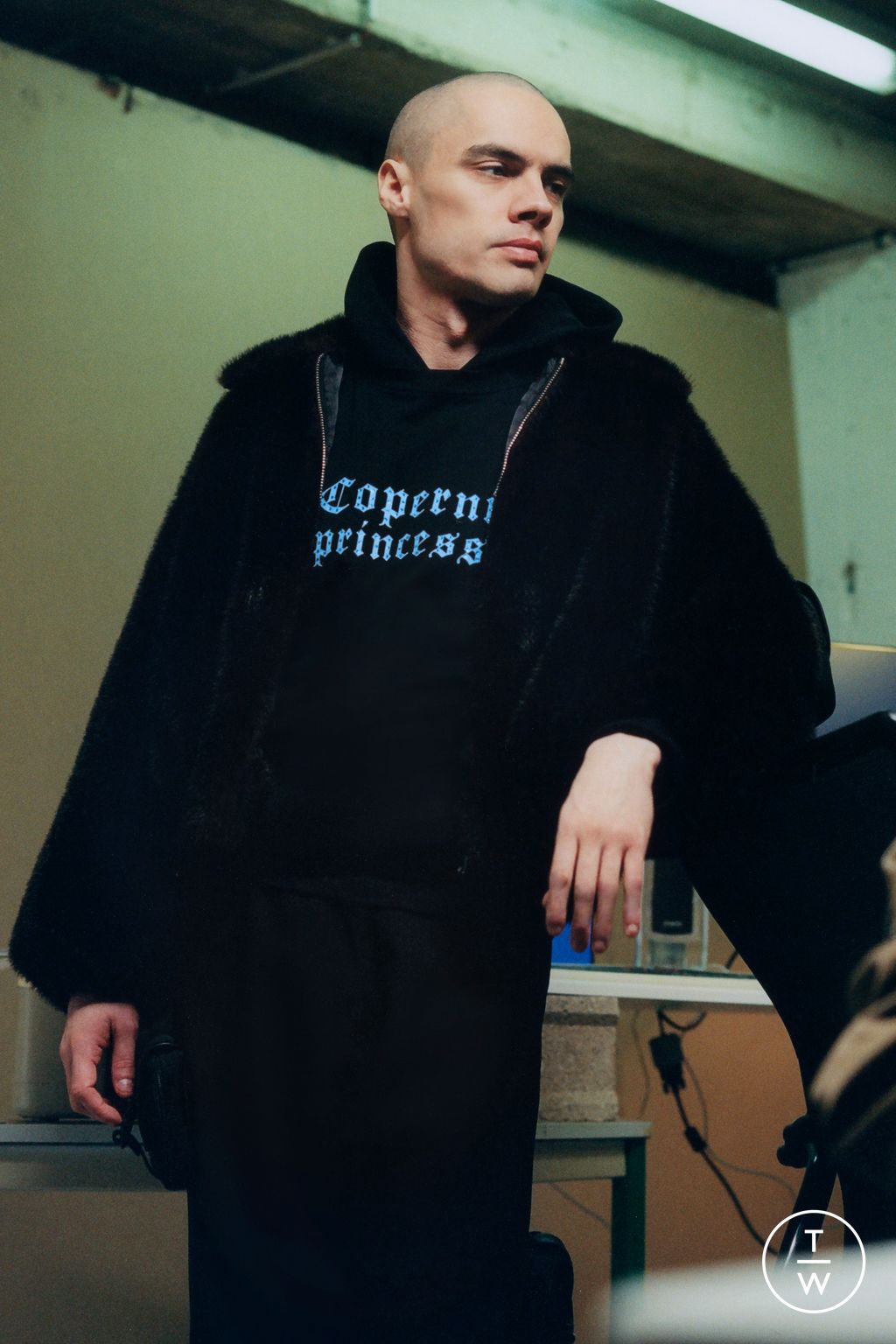 Fashion Week Paris Pre-Fall 2025 look 21 from the Coperni collection womenswear