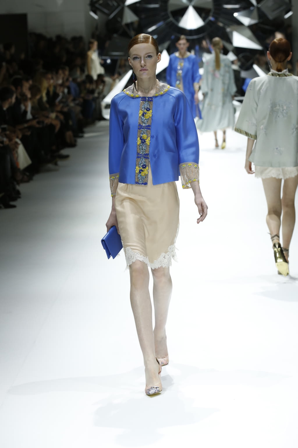 Fashion Week Paris Spring/Summer 2017 look 21 from the Shiatzy Chen collection womenswear
