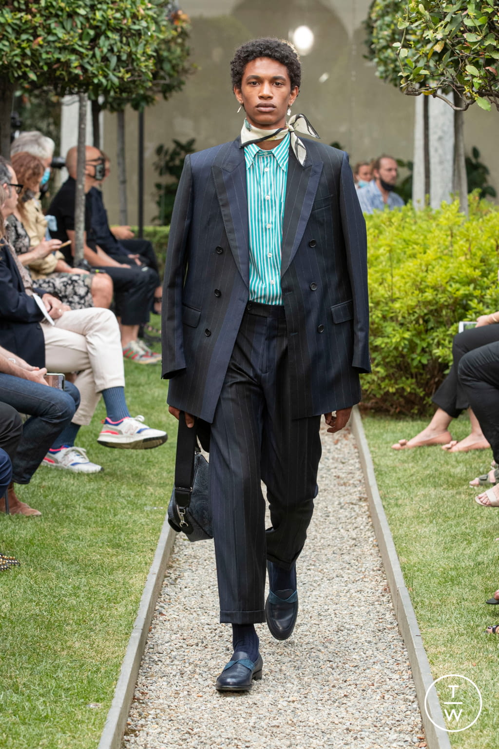 Fashion Week Milan Spring/Summer 2021 look 21 from the Etro collection menswear