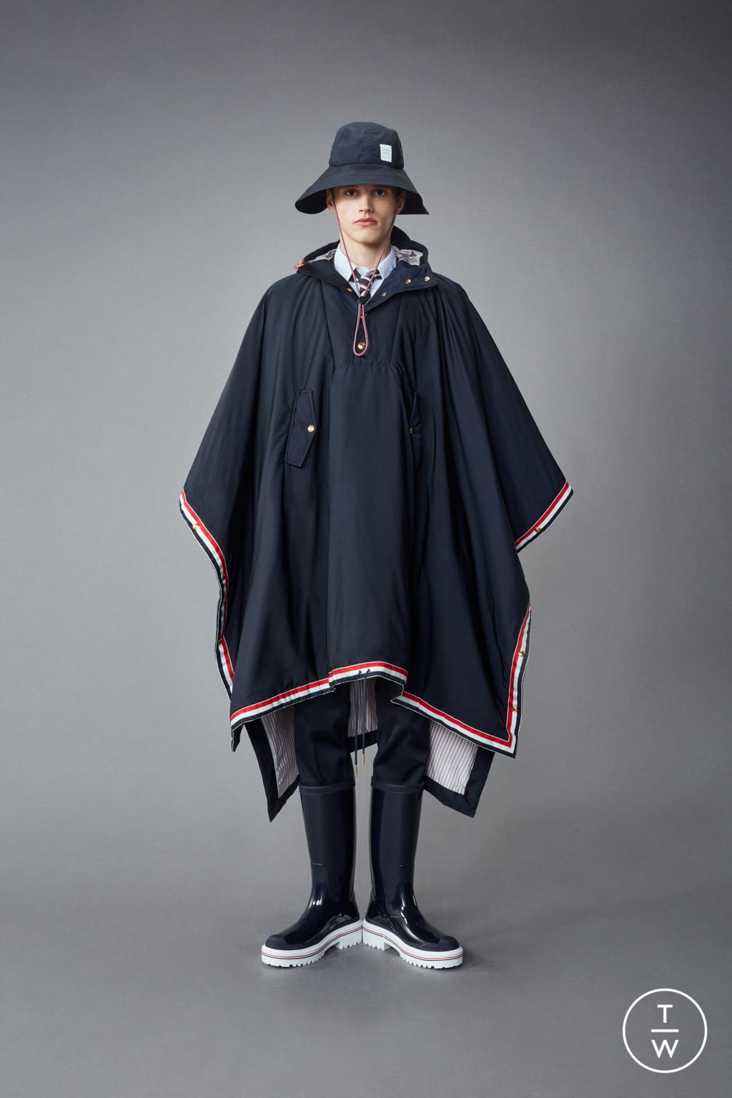Fashion Week Paris Resort 2022 look 21 from the Thom Browne collection menswear