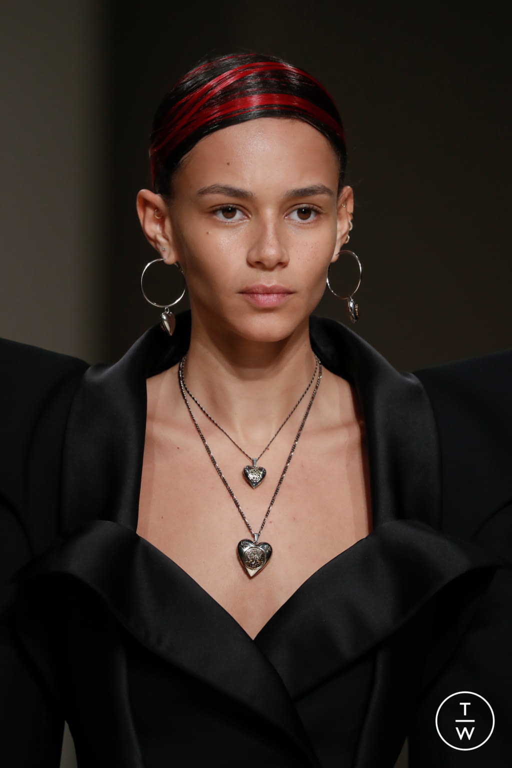 Fashion Week Paris Fall/Winter 2020 look 50 from the Alexander McQueen collection womenswear accessories