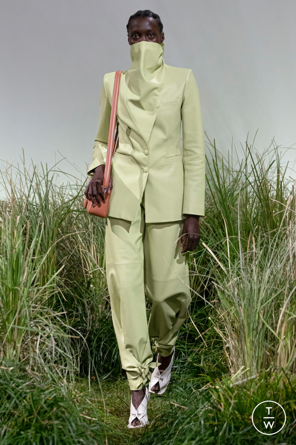 Fashion Week Milan Spring/Summer 2021 look 21 from the Off-White collection womenswear