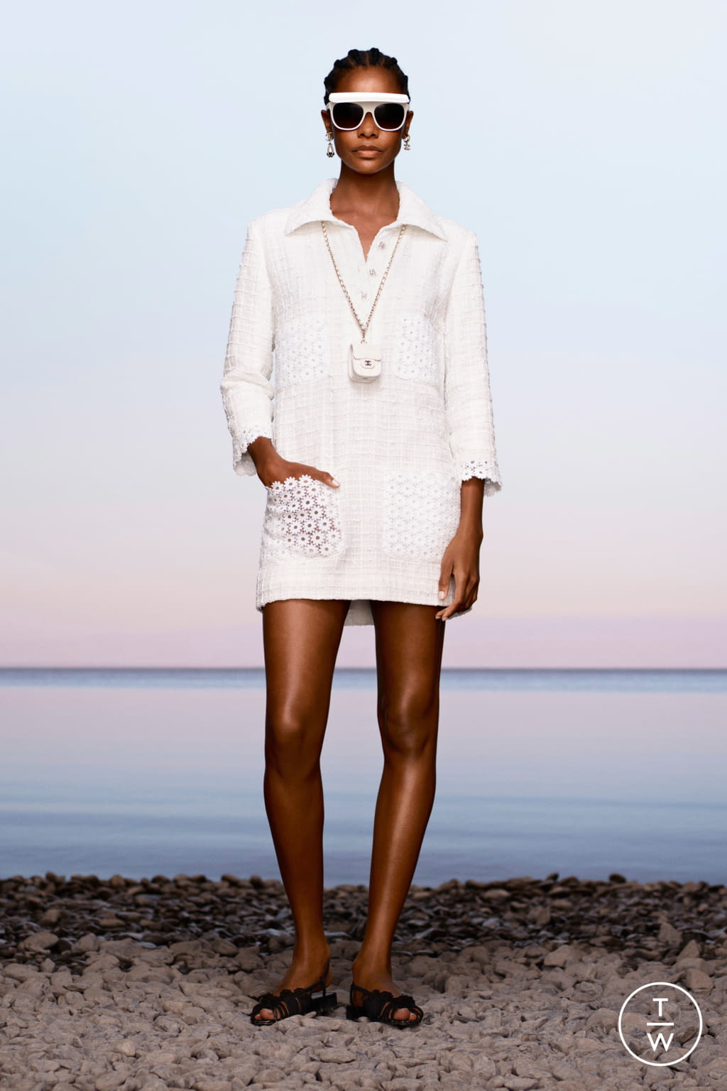 Fashion Week Paris Resort 2021 look 21 from the Chanel collection 女装