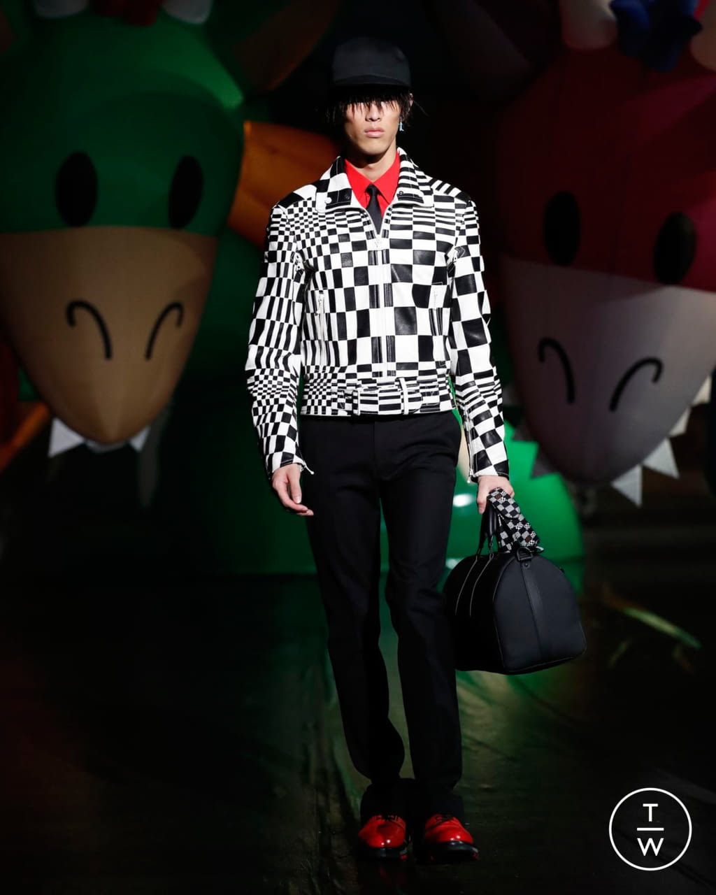 Fashion Week Paris Spring/Summer 2021 look 82 from the Louis Vuitton collection 男装