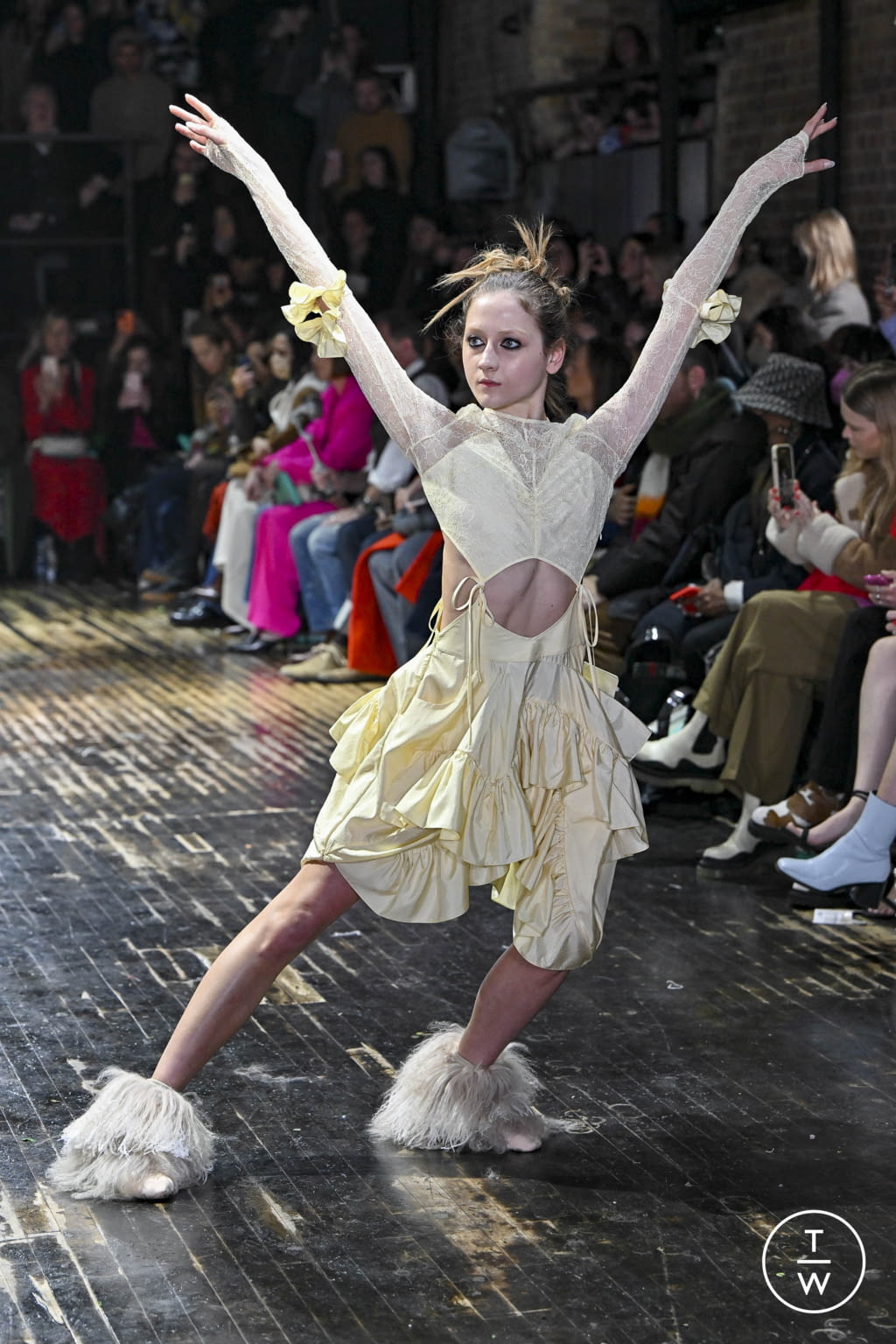 Fashion Week London Fall/Winter 2022 look 20 from the Preen by Thornton Bregazzi collection womenswear