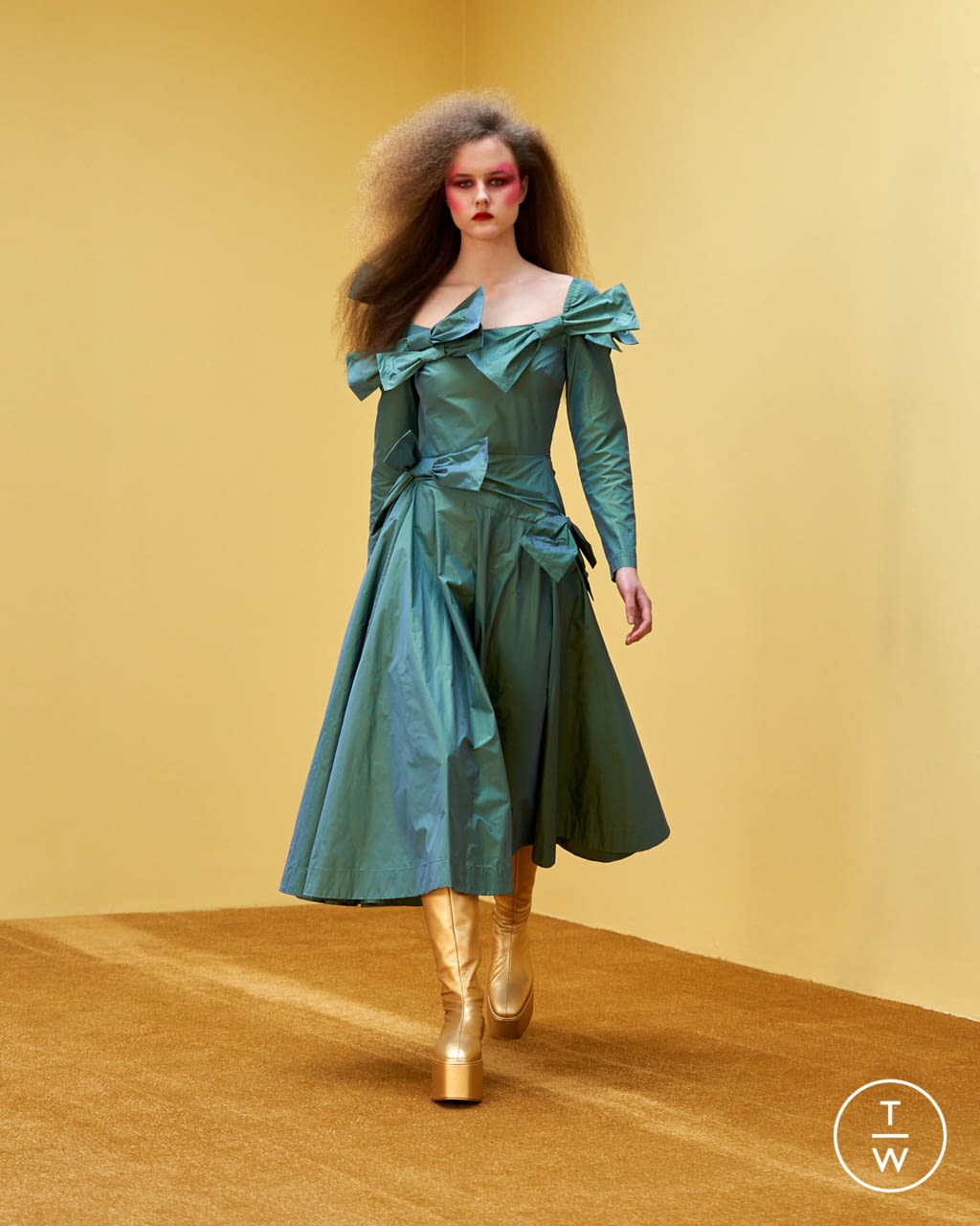 Fashion Week London Fall/Winter 2021 look 9 de la collection Molly Goddard womenswear