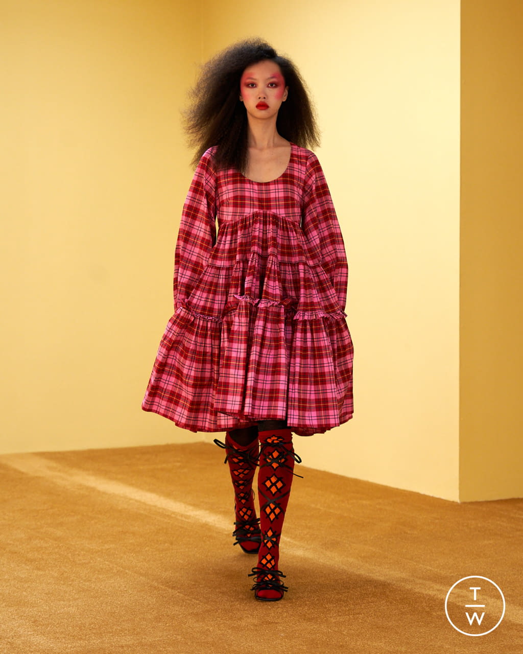 Fashion Week London Fall/Winter 2021 look 18 from the Molly Goddard collection 女装