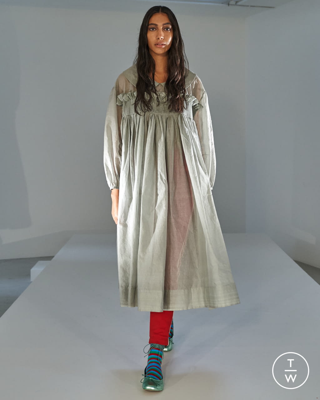 Fashion Week London Spring/Summer 2022 look 2 de la collection Molly Goddard womenswear