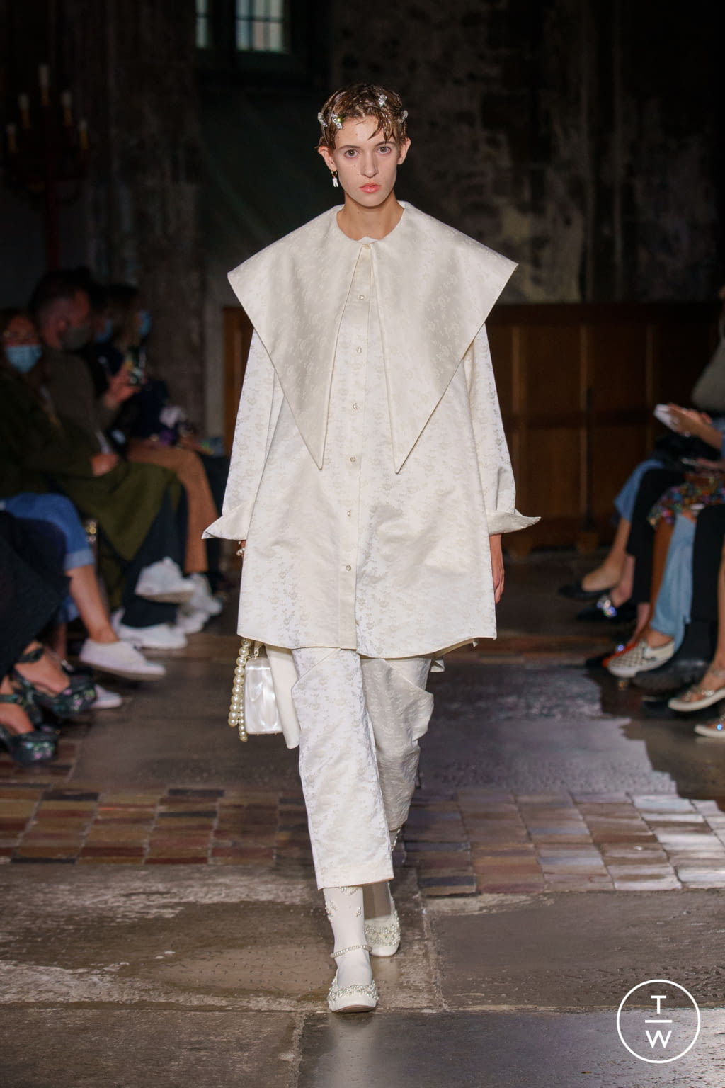 Fashion Week London Spring/Summer 2022 look 3 from the Simone Rocha collection womenswear