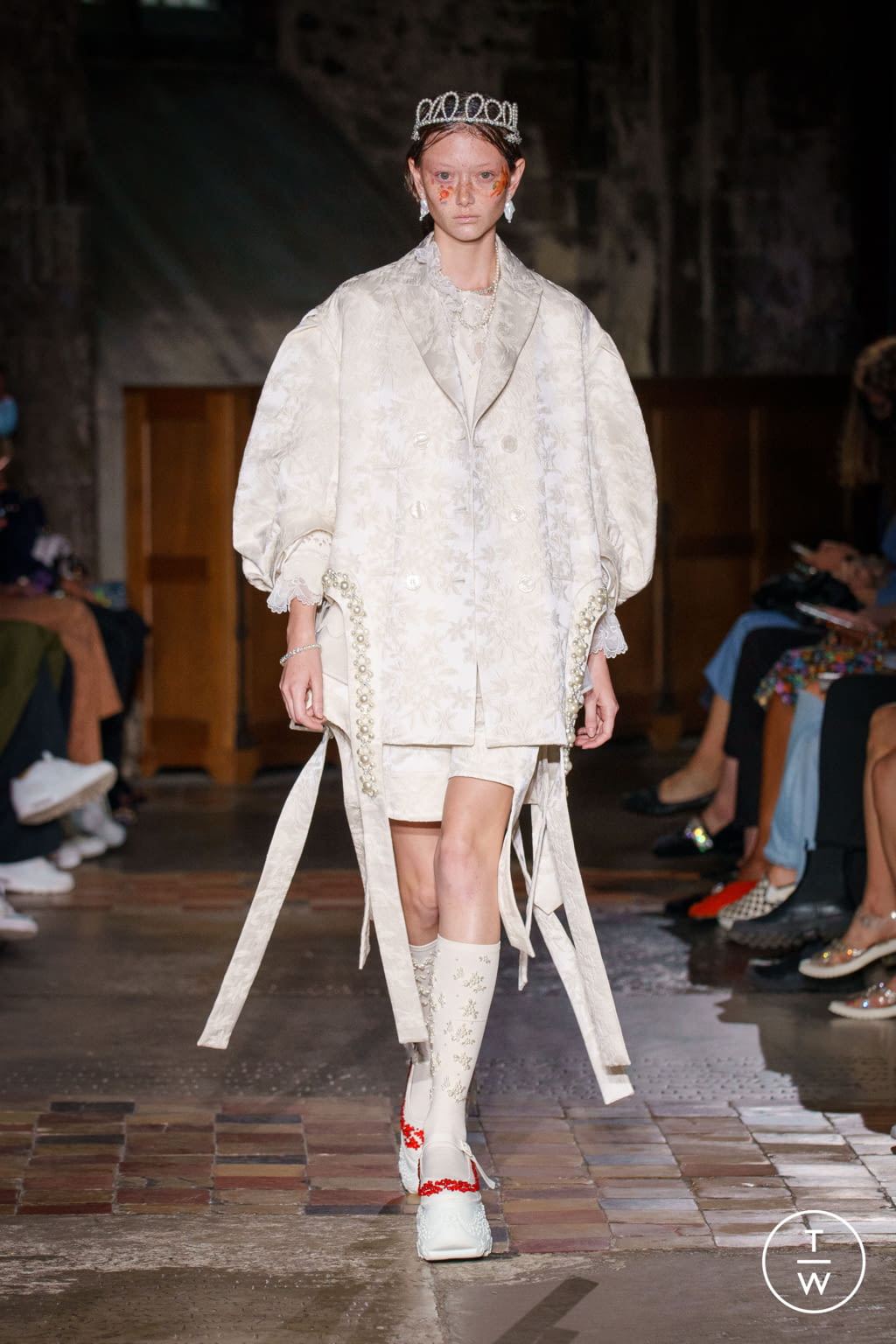 Fashion Week London Spring/Summer 2022 look 6 from the Simone Rocha collection 女装