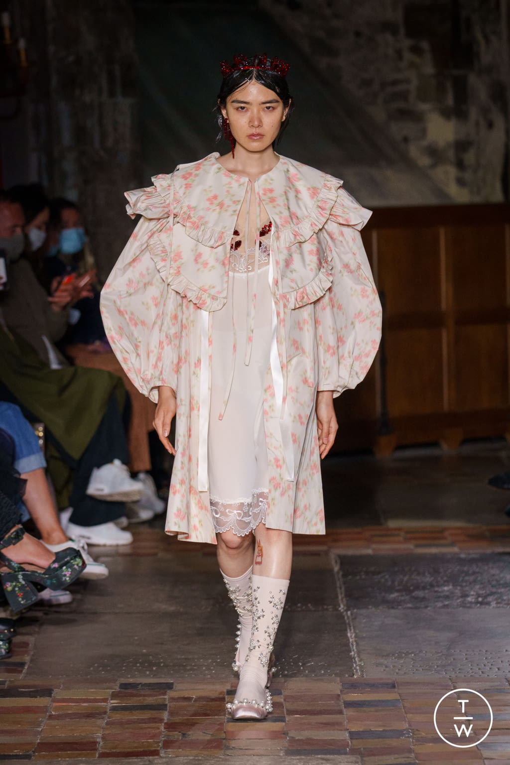Fashion Week London Spring/Summer 2022 look 8 from the Simone Rocha collection womenswear