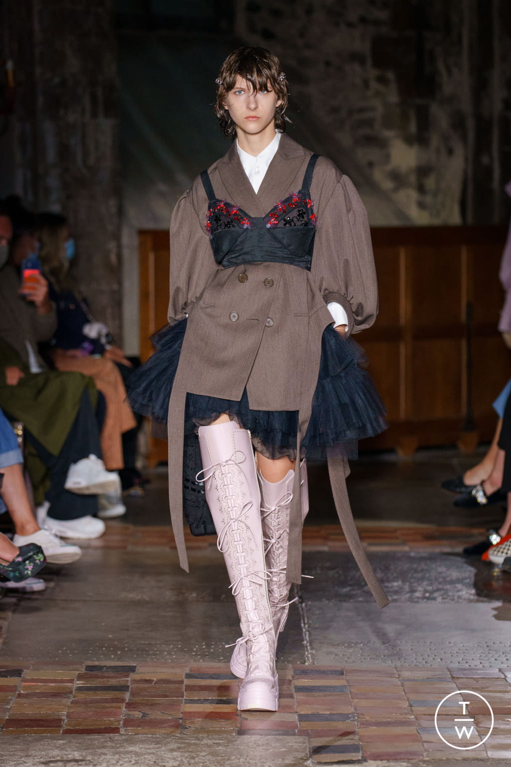 Fashion Week London Spring/Summer 2022 look 11 from the Simone Rocha collection 女装