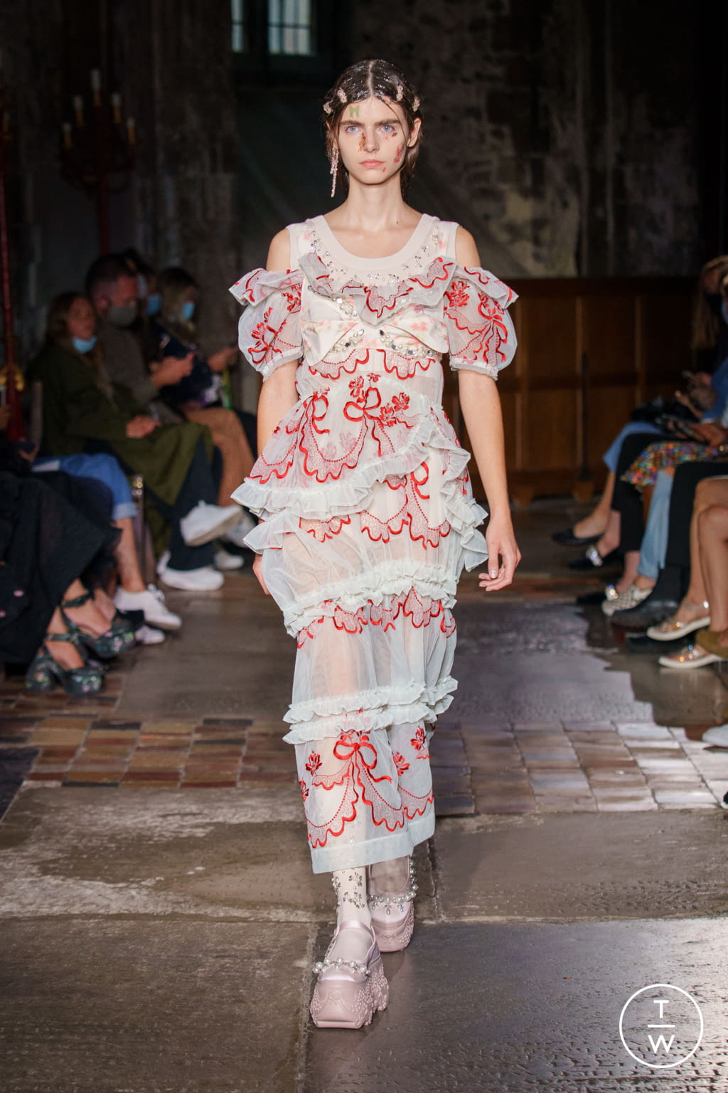 Fashion Week London Spring/Summer 2022 look 22 from the Simone Rocha collection 女装