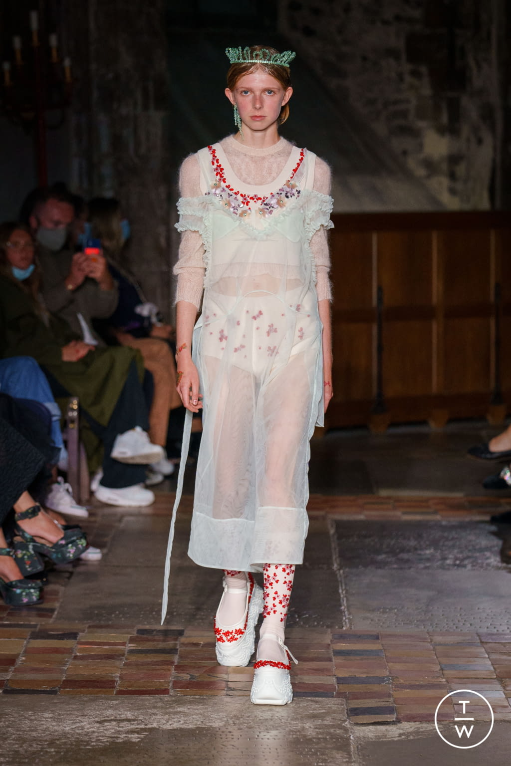 Fashion Week London Spring/Summer 2022 look 23 from the Simone Rocha collection 女装