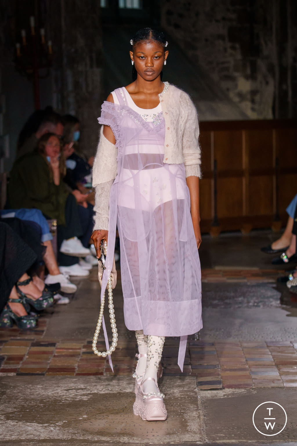Fashion Week London Spring/Summer 2022 look 25 from the Simone Rocha collection womenswear