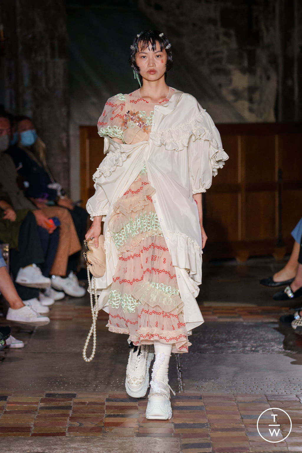 Fashion Week London Spring/Summer 2022 look 27 from the Simone Rocha collection womenswear