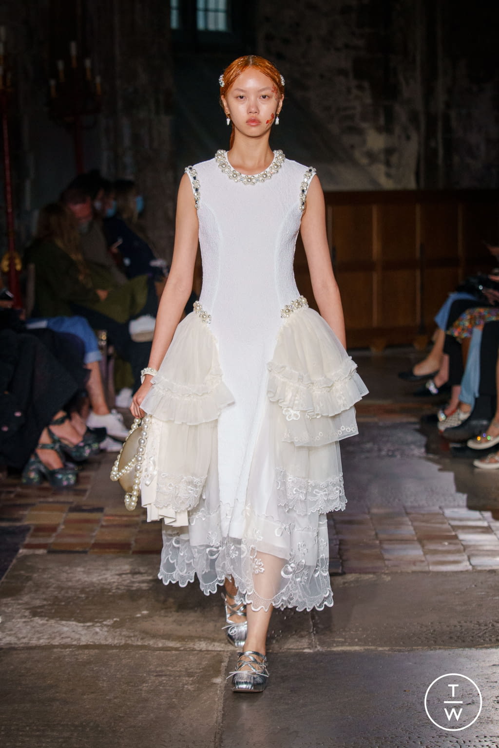 Fashion Week London Spring/Summer 2022 look 30 from the Simone Rocha collection womenswear
