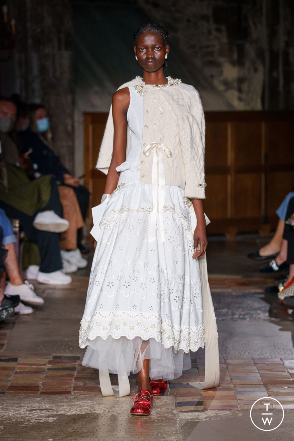 Fashion Week London Spring/Summer 2022 look 31 from the Simone Rocha collection 女装