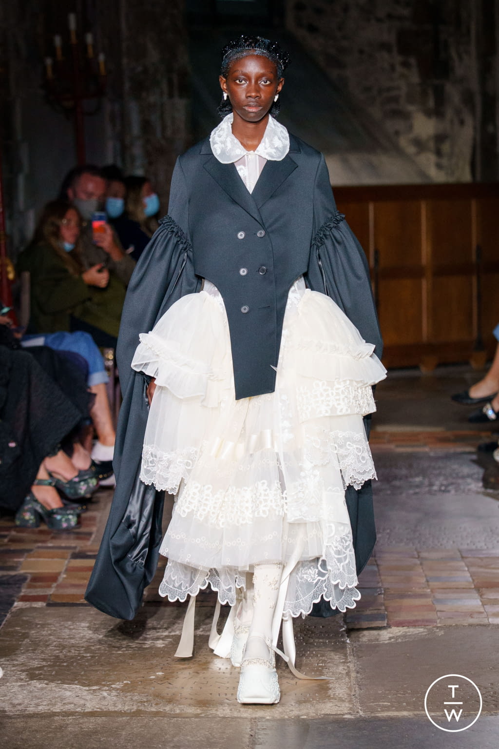 Fashion Week London Spring/Summer 2022 look 33 from the Simone Rocha collection 女装