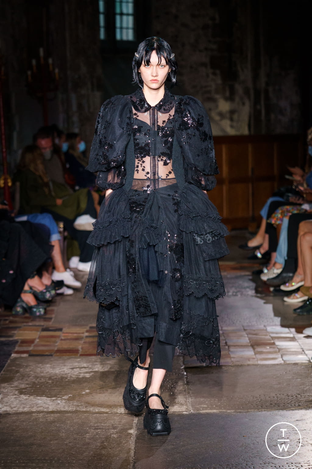 Fashion Week London Spring/Summer 2022 look 34 from the Simone Rocha collection 女装