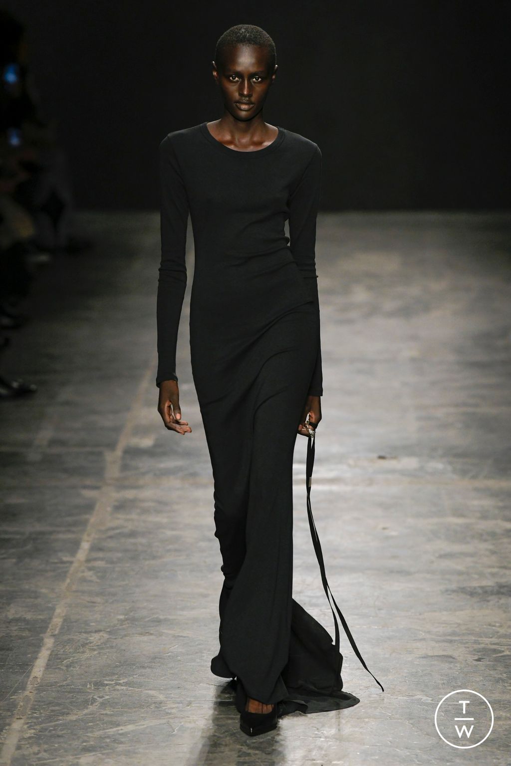 Fashion Week Paris Spring/Summer 2023 look 1 from the Ann Demeulemeester collection 女装