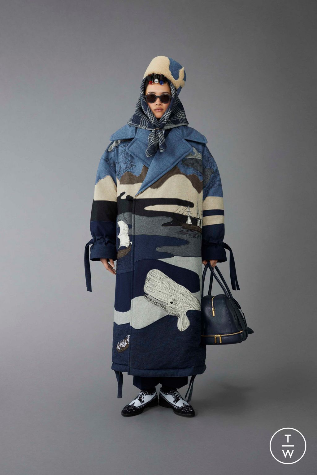 Fashion Week Paris Pre-Fall 2023 look 21 from the Thom Browne collection womenswear