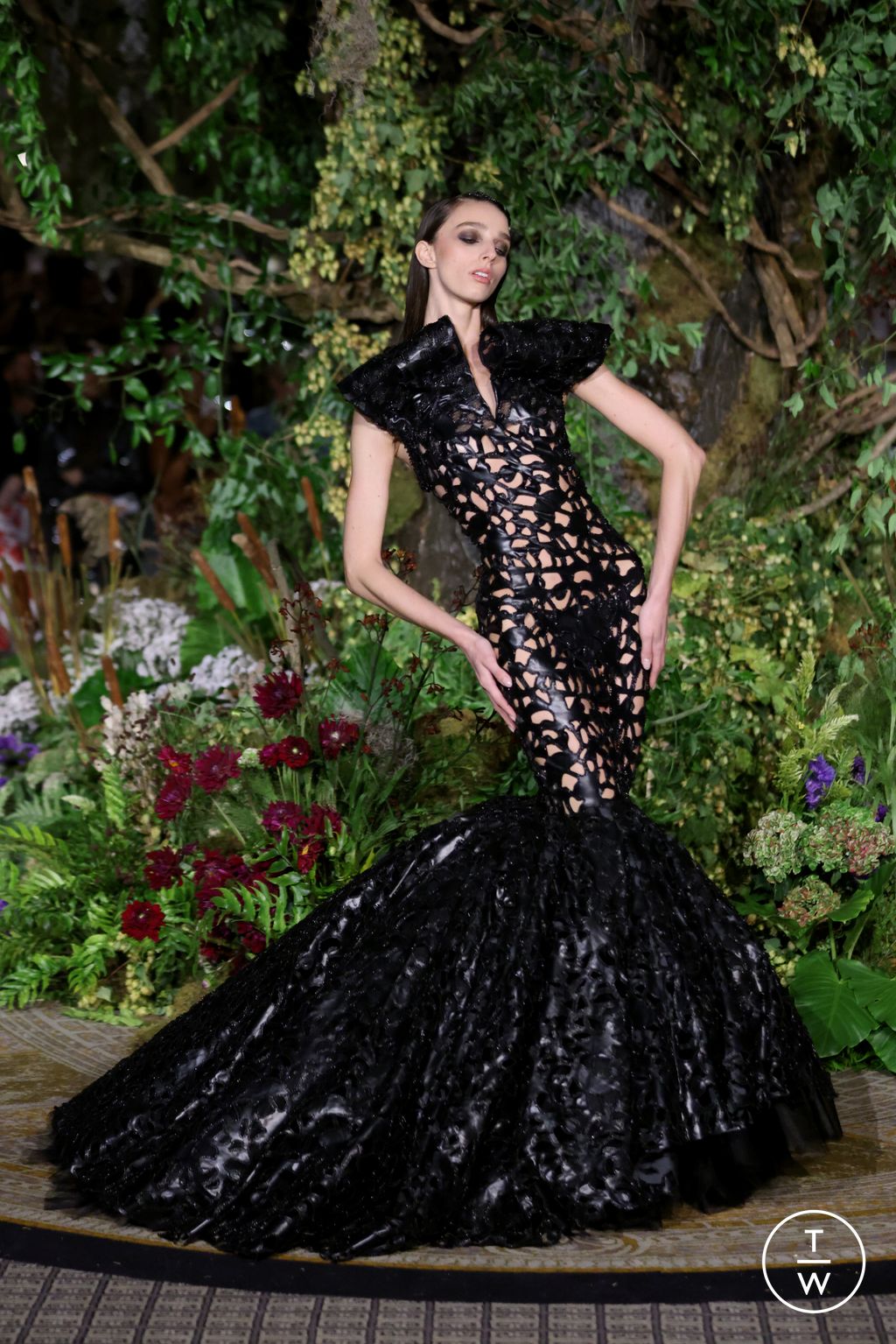 Fashion Week New York Spring-Summer 2025 look 7 from the Christian Siriano collection womenswear