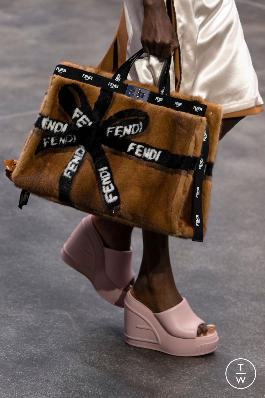 Fashion Week Milan Spring/Summer 2023 look 18 from the Fendi collection womenswear accessories