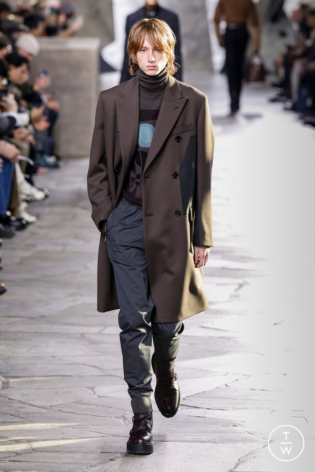 Fashion Week Paris Fall/Winter 2023 look 10 from the Hermès collection menswear